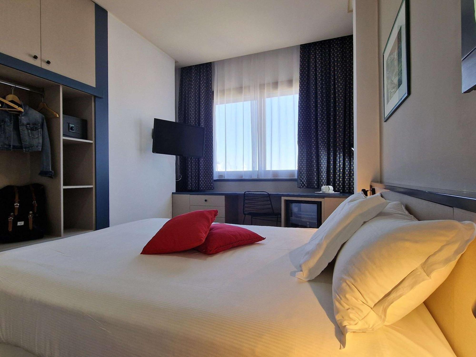Hotel Ibis Styles Palermo President Exteriér fotografie